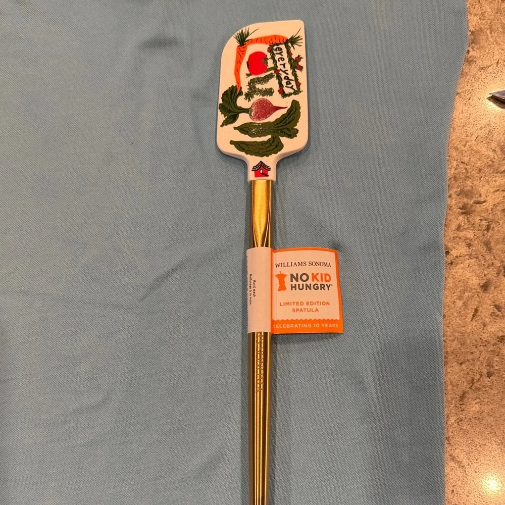Williams Sonoma No Kid Hungry Spatula -Designed by Faith Hill-NWT
